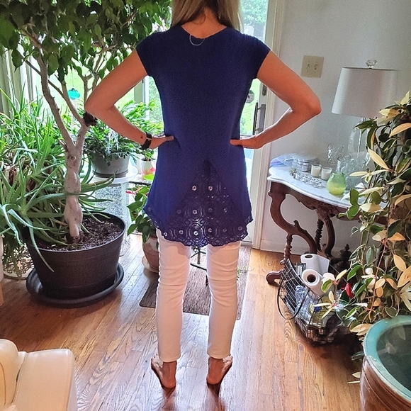 🍒Anthropologie Lace Edge Bordeaux Blue Tunic Top CYA - Picture 5 of 12